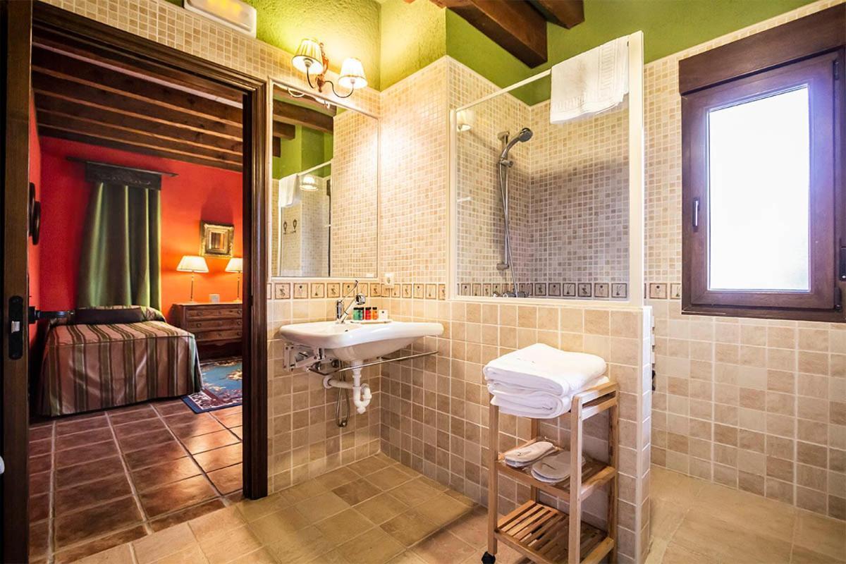Гостьовий будинок Mis Cuatro Estaciones, Casa Boutique Sotos de Sepulveda Екстер'єр фото